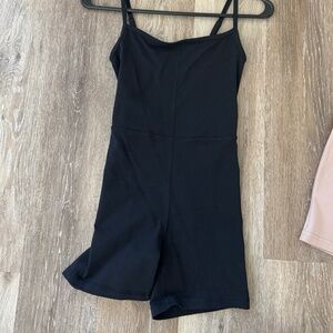 Aritzia Wilfred Free Divinity 5” Romper, Black, XS